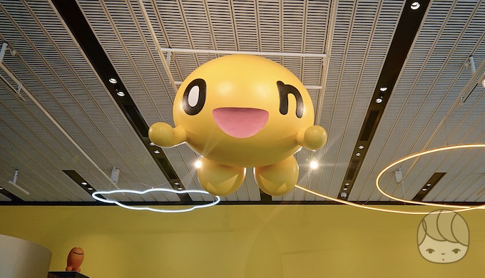 空飛ぶonちゃん(HTB本社1階ロビー)